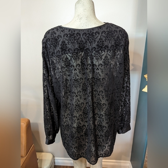 Penningtons Black Velveteen and Mesh Paisley Burnout Blouse Size 1x - Picture 4 of 10